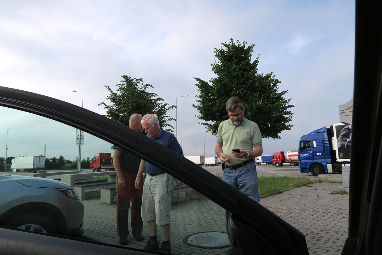 img00003.jpg